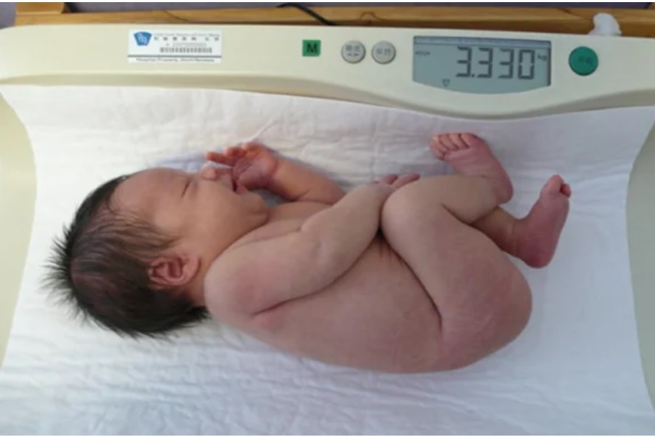 3 đặc điểm xuất hiện khi bé chào đời chứng tỏ con phát triển rất tốt từ trong bụng mẹ-1