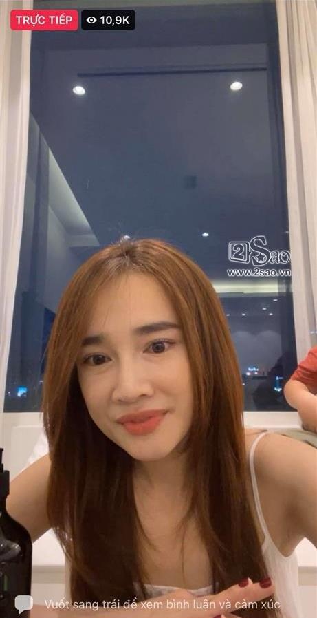 Nhã Phương lộ da mặt lão hóa, bọng mắt nhăn nheo trong clip livestream-1