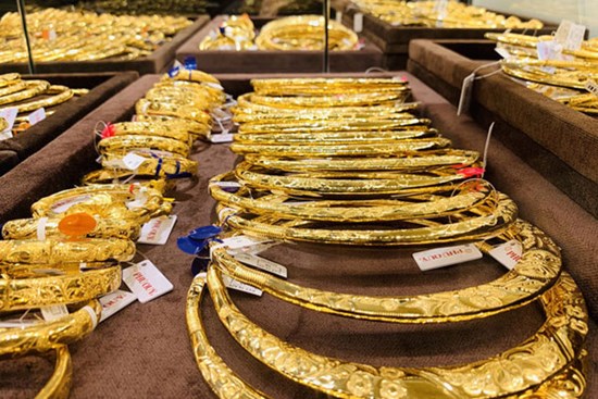 Giá vàng hôm nay 11/5: Tăng mạnh lên đỉnh