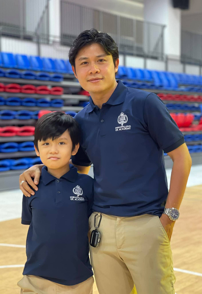 Nhạc sĩ vừa công khai chê bà Phương Hằng thô tục: Là ông bố đơn thân kỳ lạ được ngưỡng mộ vì cách dạy con-3