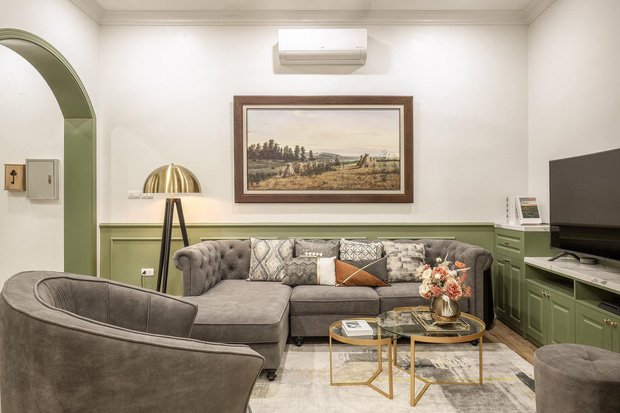 Vợ chồng mệnh Mộc xây nhà gần 2 tỷ trên mảnh đất cha ông để lại, ai cũng mê mẩn màu xanh olive phá cách-1