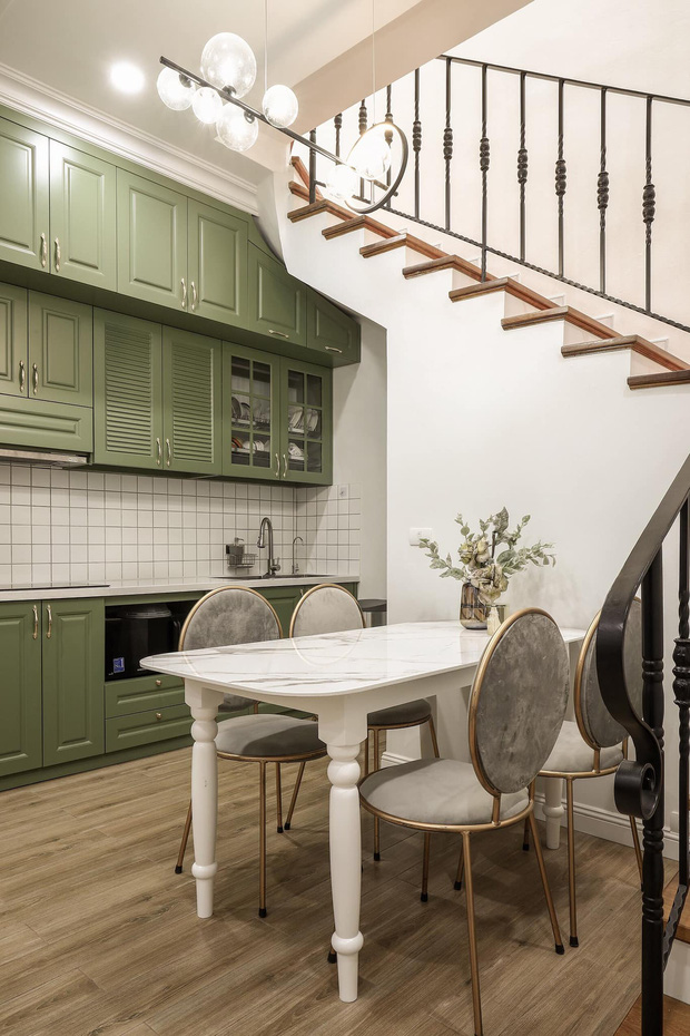 Vợ chồng mệnh Mộc xây nhà gần 2 tỷ trên mảnh đất cha ông để lại, ai cũng mê mẩn màu xanh olive phá cách-6