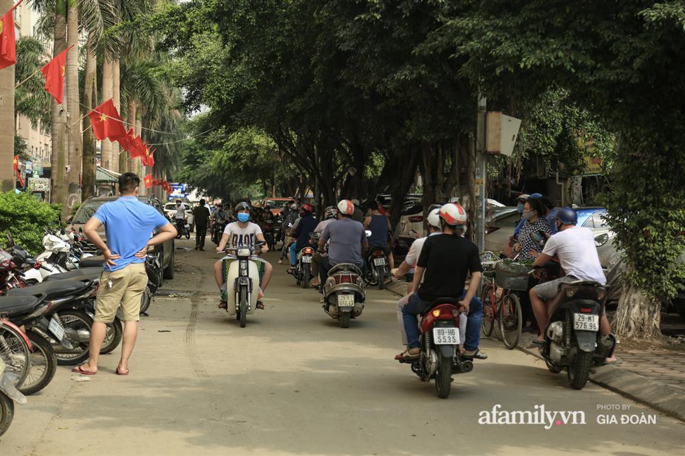 Phong tỏa tòa chung cư tại KĐT Đại Thanh có ca dương tính SARS-CoV-2 liên quan chùm ca bệnh tại Bệnh viện K cơ sở Tân Triều-3