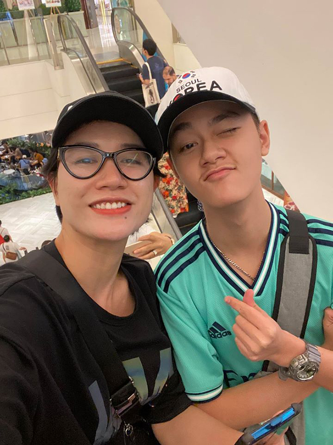 Đằng sau vẻ ngoài dữ dằn của Trang Trần: Âm thầm chăm sóc cậu con trai khuyết tật-4