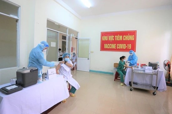 Quảng Ngãi ghi nhận 8 trường hợp sốc phản vệ sau khi tiêm vắc xin Covid-19