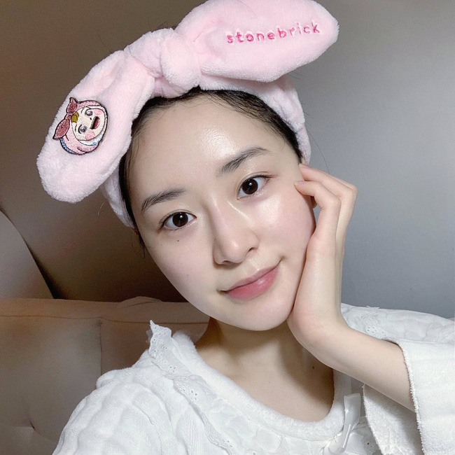 Muốn da căng bóng, đừng quên cho da uống no nước bằng 5 chai serum này-1