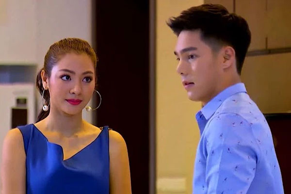 Tình cờ gặp vợ cũ đang trông xe, chồng thương tình cho 1 triệu, ai ngờ màn trùng phùng 3 năm sau lại khác một trời một vực-1
