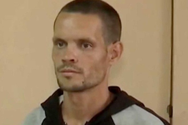 Bé trai 4 tuổi nặng 7kg chỉ có da bọc xương, bố đổ lỗi cho thí nghiệm tàn ác của bác sĩ nhưng 1 năm sau sự thật khủng khiếp bị phơi bày-3