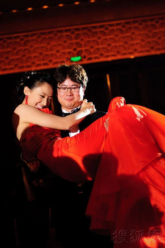 Bi kịch hôn nhân của tỷ phú Trung Quốc: Bỏ vợ cưới nhân tình kém 18 tuổi và cái kết&nbsp;kinh hoàng kết liễu tất cả-5