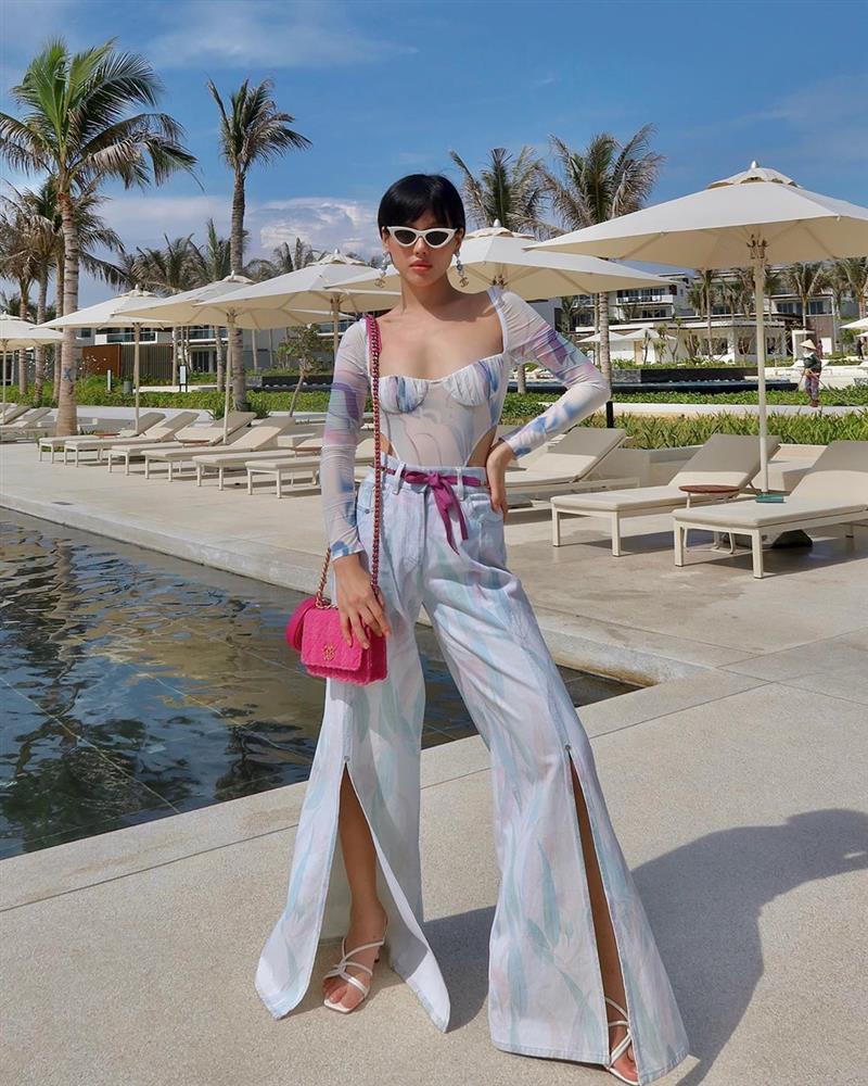 Chi Pu, Lan Ngọc lăng-xê mốt bodysuit khoét hông khoe dáng nức nở-5