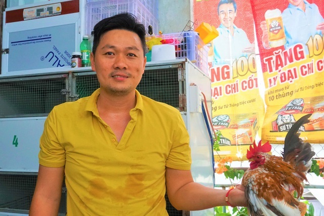 Miền Tây xuất hiện gà lạ thích mát xa, uống rượu, giá tiền triệu mỗi con-2