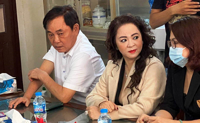 Bà Phương Hằng liên tục xúc phạm giới nghệ sĩ, NSƯT Kim Tử Long lên tiếng nói rõ quan điểm-1