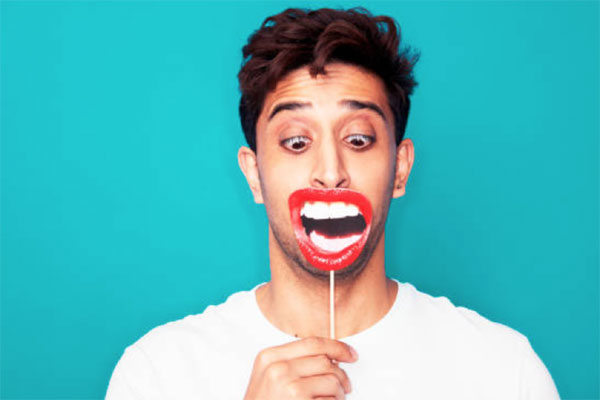 Vừa ra mắt nhà người yêu đã bỏ chạy thục mạng vì tật cười không khép được miệng-1