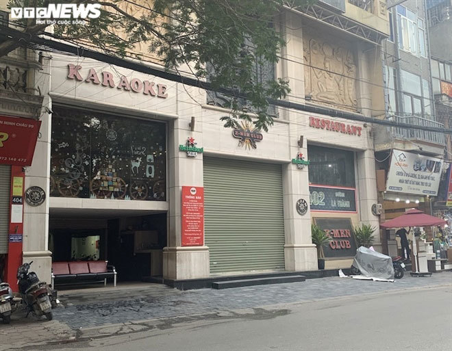 Quán karaoke Hà Nội giữa Covid-19: Nguy cơ gục hẳn sau nhiều lần chết lâm sàng-1