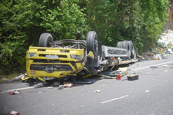 Đổ đèo Lò Xo bị mất lái, tài xế chết thảm dưới gầm xe-1