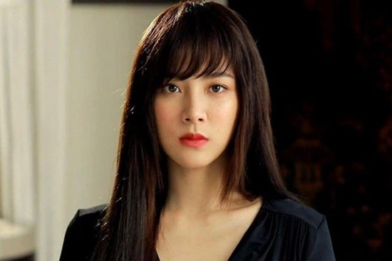 Nghe chị dâu huênh hoang với hàng xóm chuyện cho mẹ chồng tiền hàng tháng mà tôi tức sôi máu vì ẩn khuất phía sau