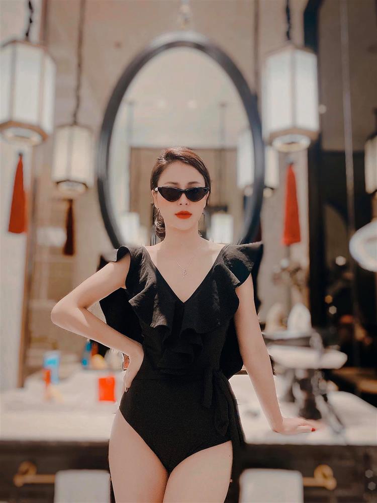 Minh hung hãn của Hướng Dương Ngược Nắng: Lên phim kín đáo quê mùa là thế, ngoài đời ăn diện sang chảnh sexy tột cùng-6