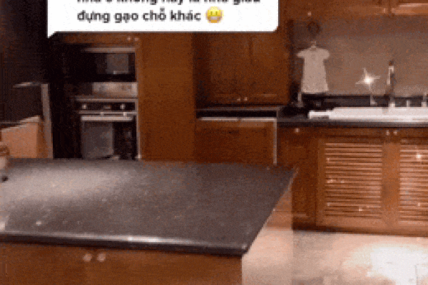 Loạt ảnh toát ra mùi tiền của các chị gái nhà giàu: Tậu hàng hiệu như bỏ sỉ, phòng thay đồ mà tưởng store-16