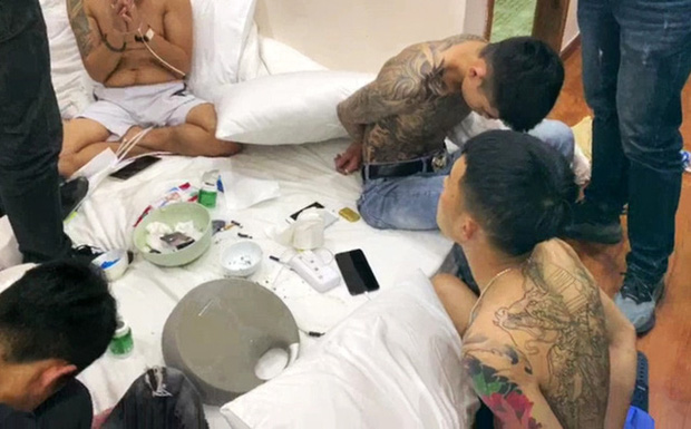 14 nam nữ bay lắc trong 2 căn biệt thự, chân dài được thuê phục vụ sử dụng ma túy giữa mùa dịch Covid-19-1