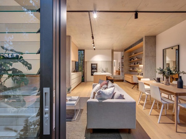 Ngôi nhà nhỏ với khu vườn ở sân sau mang đến bầu không khí hòa mình với thiên nhiên, thuận tiện vui chơi thả ga dịp cuối tuần-3