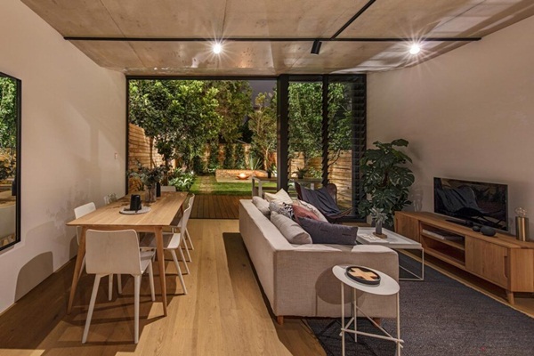 Ngôi nhà nhỏ với khu vườn ở sân sau mang đến bầu không khí hòa mình với thiên nhiên, thuận tiện vui chơi thả ga dịp cuối tuần-8