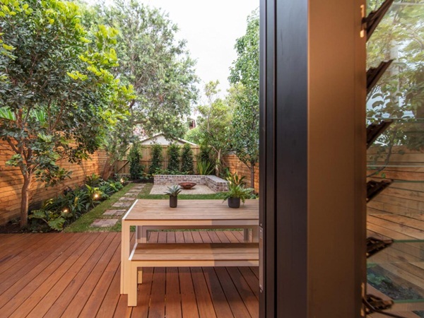 Ngôi nhà nhỏ với khu vườn ở sân sau mang đến bầu không khí hòa mình với thiên nhiên, thuận tiện vui chơi thả ga dịp cuối tuần-9