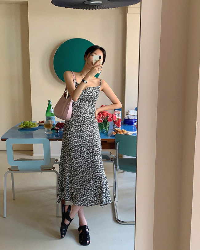 Để diện váy hai dây xịn đẹp level cao nhất, chị em hãy ngắm 12 set đồ này của gái Hàn-1