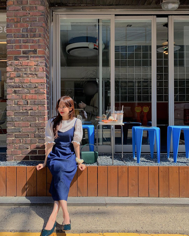 Để diện váy hai dây xịn đẹp level cao nhất, chị em hãy ngắm 12 set đồ này của gái Hàn-3