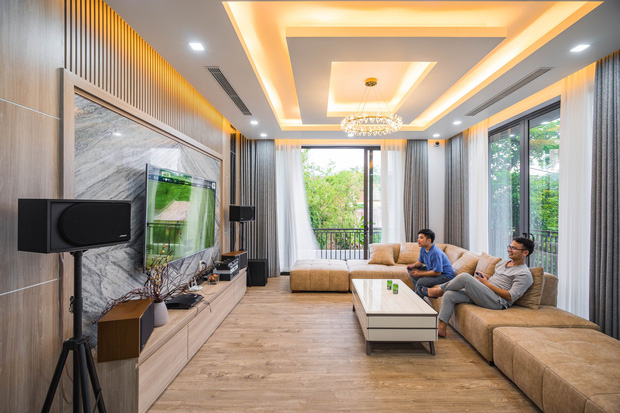 Căn nhà 4 tầng nổi bật ở cuối ngõ, thiết kế táo bạo với ban công hình phễu-16