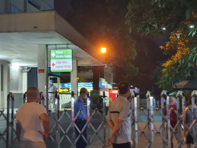 Hà Nội: Người đàn ông rơi từ tầng 5 Bệnh viện Việt Đức tử vong-1