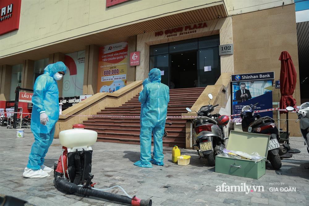 Hà Nội phong tỏa chung cư Hồ Gươm Plaza và tòa CT7 Booyoung nơi có ca nghi mắc COVID-19 liên quan vợ chồng giám đốc ở Thanh Xuân-2