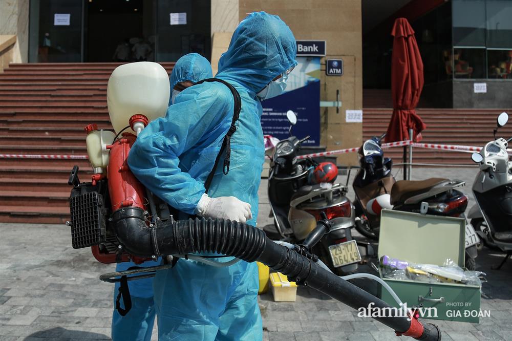 Hà Nội phong tỏa chung cư Hồ Gươm Plaza và tòa CT7 Booyoung nơi có ca nghi mắc COVID-19 liên quan vợ chồng giám đốc ở Thanh Xuân-3