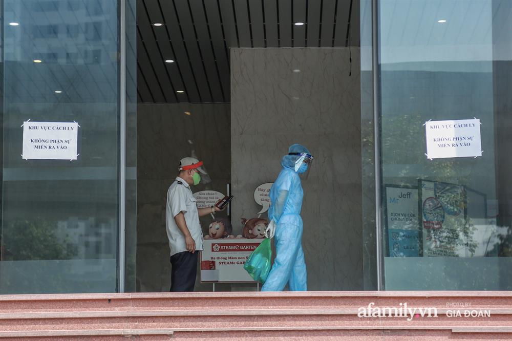 Hà Nội phong tỏa chung cư Hồ Gươm Plaza và tòa CT7 Booyoung nơi có ca nghi mắc COVID-19 liên quan vợ chồng giám đốc ở Thanh Xuân-4
