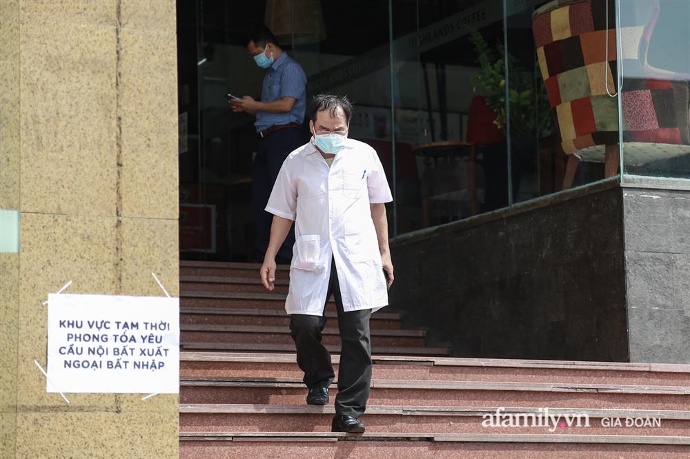 Hà Nội phong tỏa chung cư Hồ Gươm Plaza và tòa CT7 Booyoung nơi có ca nghi mắc COVID-19 liên quan vợ chồng giám đốc ở Thanh Xuân-7