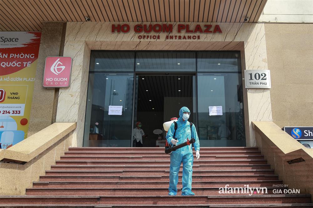 Hà Nội phong tỏa chung cư Hồ Gươm Plaza và tòa CT7 Booyoung nơi có ca nghi mắc COVID-19 liên quan vợ chồng giám đốc ở Thanh Xuân-8