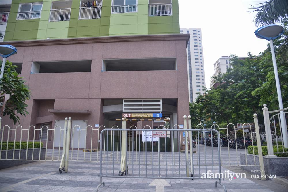 Hà Nội phong tỏa chung cư Hồ Gươm Plaza và tòa CT7 Booyoung nơi có ca nghi mắc COVID-19 liên quan vợ chồng giám đốc ở Thanh Xuân-14
