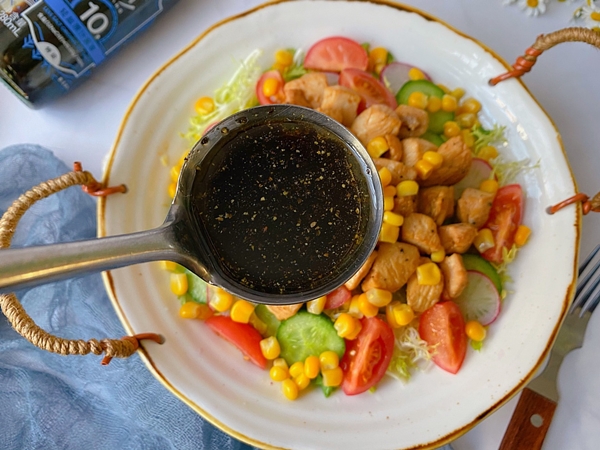 Nắng nóng gay gắt, mỗi ngày tôi đều làm món salad này mang đi làm, ăn vừa ngon mát lại giúp giảm cân hiệu quả-6