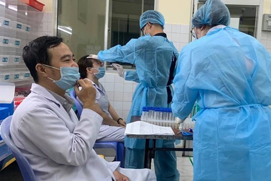 Trưa 13/5: Thêm 21 ca mắc COVID-19 ghi nhận trong nước