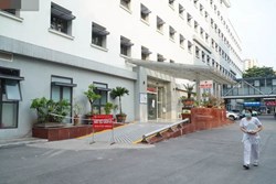 Bệnh viện Hữu Nghị: Test nhanh dương tính, 2 vợ chồng Giám đốc Hacinco mới nói từng đi Đà Nẵng