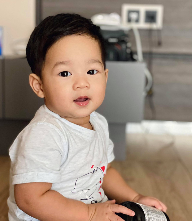 Hiếm lắm Đặng Thu Thảo mới khoe ảnh quý tử: Gần 1 tuổi đã trộm vía bảnh như soái ca nhí, lộ đặc điểm giống hệt chị gái-2