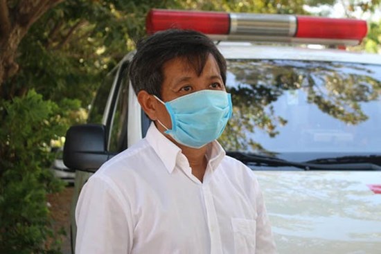 Ông Đoàn Ngọc Hải bị sốt 38 độ C khi đang ở Mường Lay, xe chuyên dụng đưa về tỉnh để xét nghiệm Covid-19