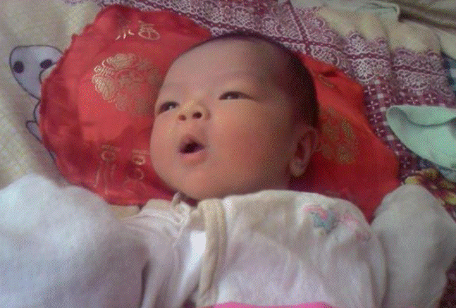 Mẹ sinh con gầy gò nhìn em bé béo tròn giường kế bên mà thèm khát, mẹ chồng nói một câu khiến cô con dâu tròn mắt kinh ngạc-2