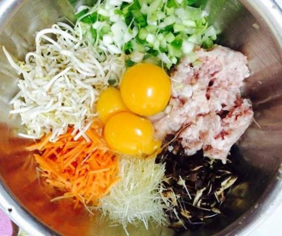 Sau khi gói nem, đừng đem chiên ngay mà làm thêm bước này đảm bảo khi rán sẽ giòn tan-2