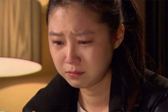 Mẹ chồng giàu mà “keo” ngược đãi con dâu bằng món ăn nhạt thếch, vô vị, tình cờ một lần cầm nhầm bát của bà, tôi nghẹn ngào khóc ngay khi vừa cắn một miếng