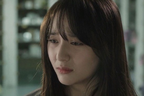 Tình cờ gặp chồng mua đồ ăn ở chợ nhưng lại không rẽ về nhà, tôi bám theo thì lặng người khi biết nơi anh đến