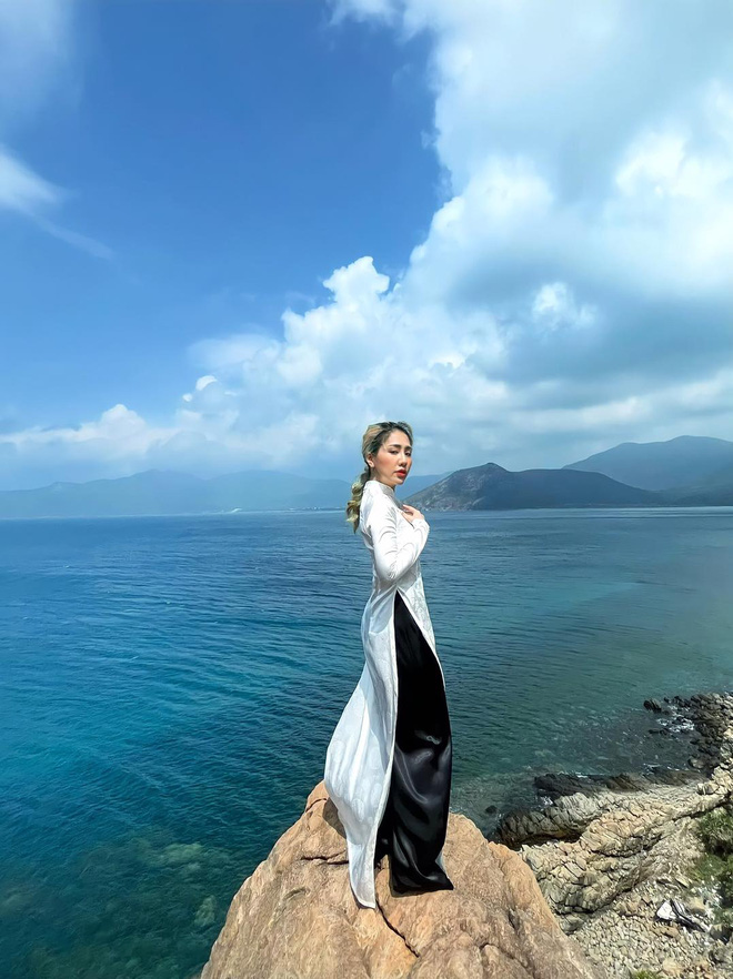 Du Uyên khẳng định vẫn còn độc thân sau vụ khoe hoa có chữ yêu-7