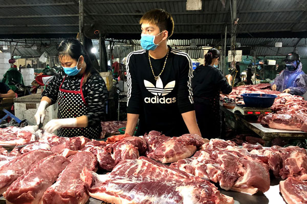 Thịt heo Nga giá hơn 60.000 đồng/kg nhập ồ ạt về VN-2