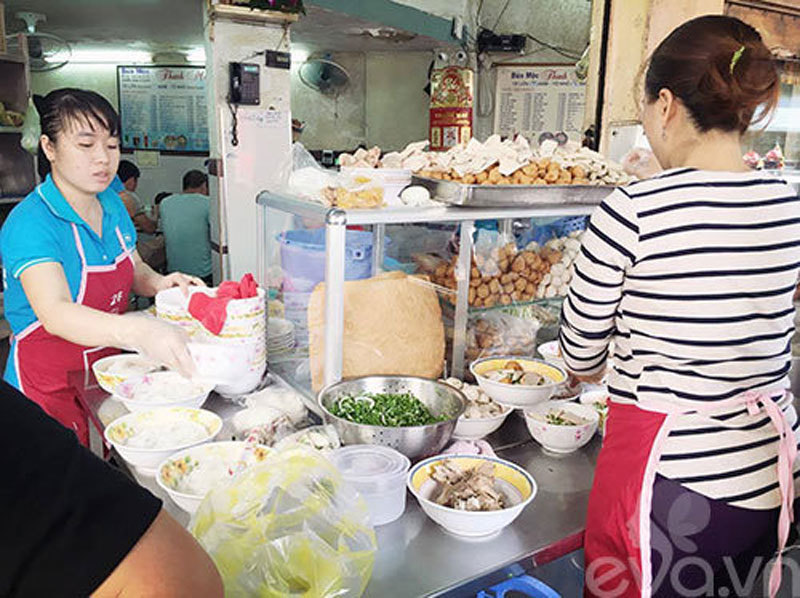 Quán bún mọc hơn 40 năm ngày bán 600 bát hút khách nhờ đâu?-2