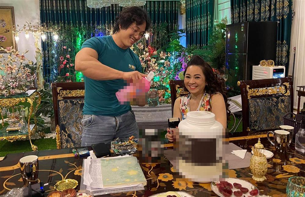 Gym chúa Duy Nguyễn khoe cuộc gặp gỡ với vợ chồng ông Dũng lò vôi, ẩn ý chuyện bà Phương Hằng sẽ sớm gặp Nathan Lee?-3