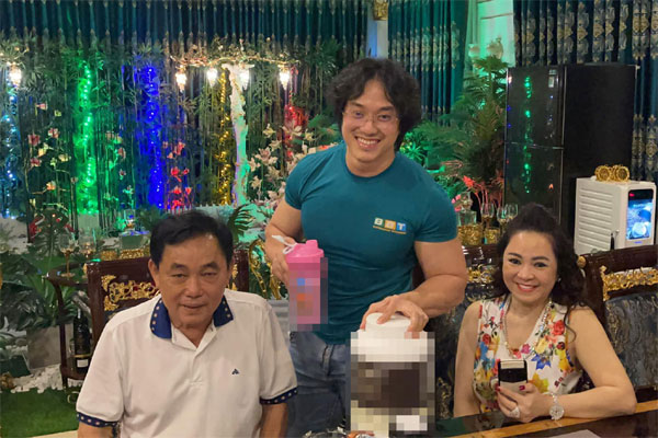 Bà Phương Hằng cấm nghệ sĩ đến Đại Nam, Lương Bằng Quang: Sau này, Quang vẫn dẫn con đến-3